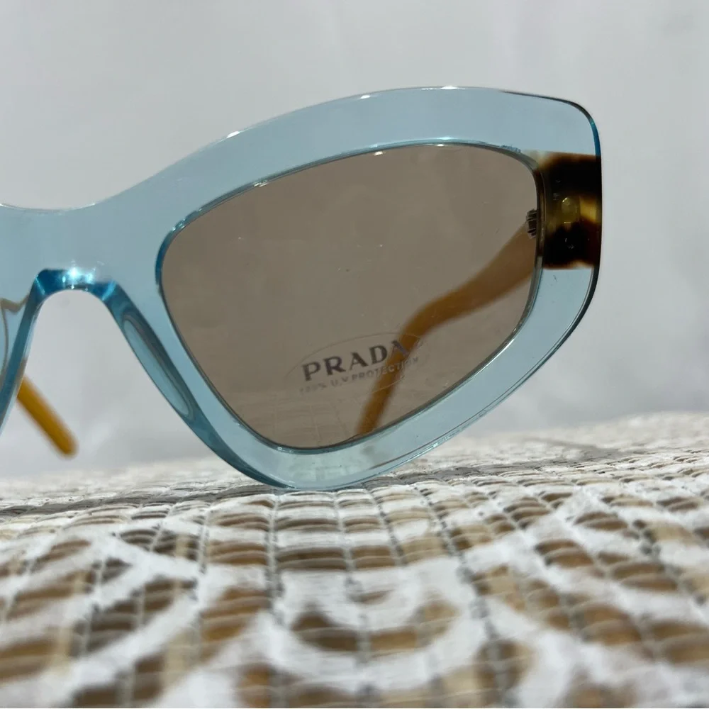 Prada PR 11VSF Sunglasses | Cat Eye Style | New with Sticker | No Box - Picture 2 of 11